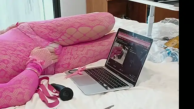 Cucked Sissy Bitch online show from March 28, 3:40 am