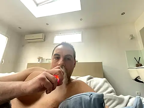 justeqqun online show from November 11, 10:53 am