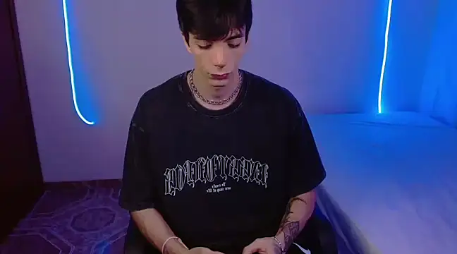 H3ll B0I online show from February 26, 4:25 am