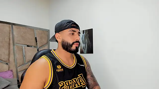 LeandroRusso online show from February 28, 9:44 pm