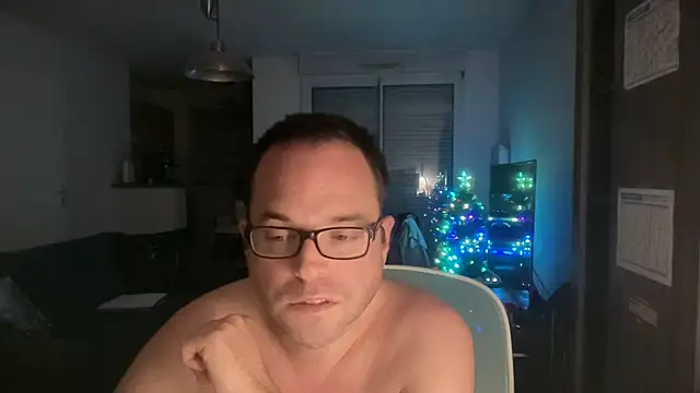 Funnyjul31 online show from December 16, 7:21 pm