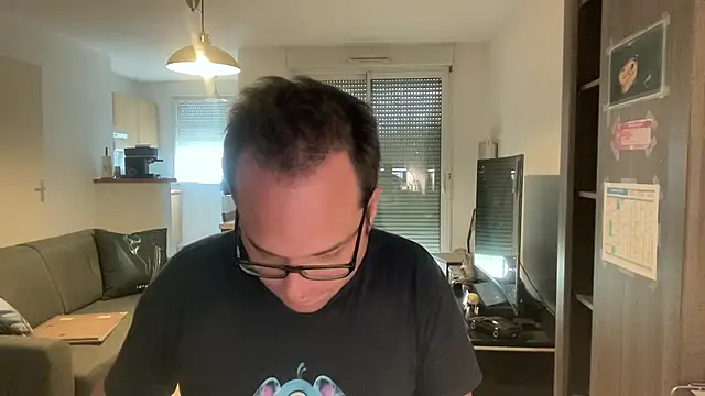 Funnyjul31 online show from April 1, 2:03 pm