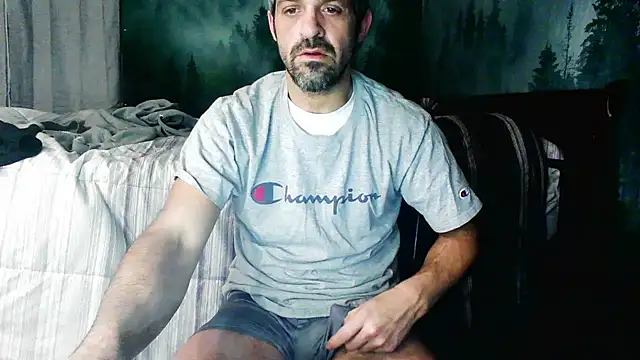 Snapshot of Troyt87 chatting on January 9, 6:48 am Troyt87 online show from January 9, 6:48 am