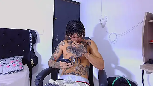 hot man05 online show from November 8, 11:30 pm