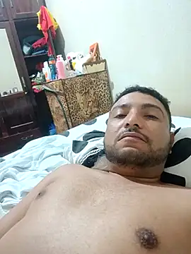 Snapshot of casadosafado20 chatting on February 24, 10:37 am casadosafado20 online show from February 24, 10:37 am