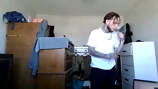 cruz815 online show from April 7, 7:03 pm