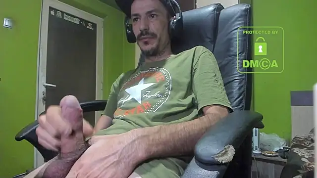 BigCumShoot online show from October 18, 6:18 am