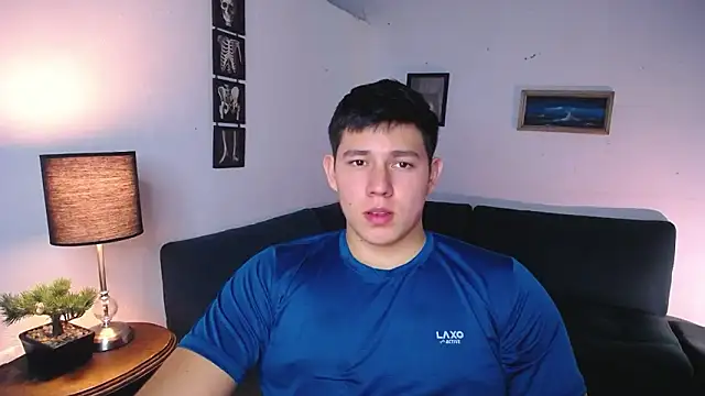 JamesCr  online show from February 4, 2:28 am