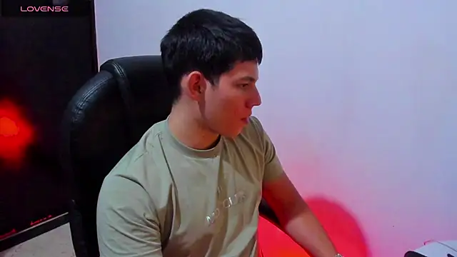 JamesCr  online show from March 19, 4:25 am