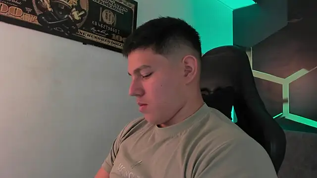 JamesCr  online show from September 10, 3:05 am