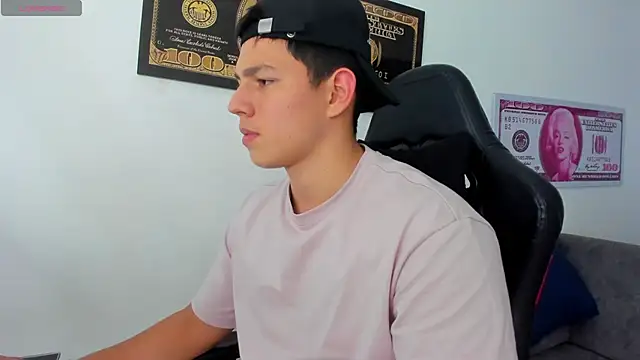 JamesCr  online show from March 15, 7:48 pm