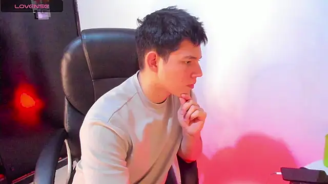 JamesCr  online show from March 22, 4:45 am