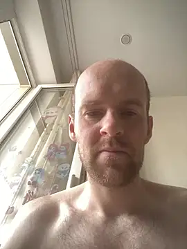 LynnAhNight online show from May 24, 6:19 am