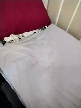 Snapshot of ianzinho chatting on February 12, 3:51 am ianzinho online show from February 12, 3:51 am