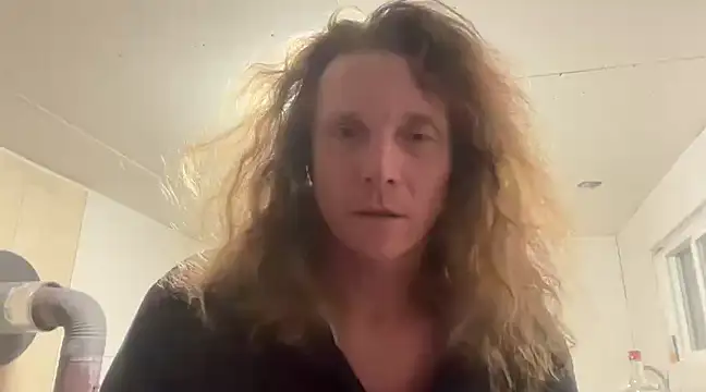 Snapshot of redone8in chatting on February 4, 3:57 pm redone8in online show from February 4, 3:57 pm