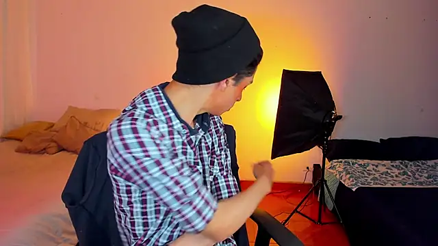 Snapshot of steve__gray chatting on March 6, 6:48 pm steve gray online show from March 6, 6:48 pm