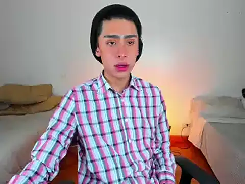 Snapshot of steve__gray chatting on February 18, 2:49 pm steve gray online show from February 18, 2:49 pm