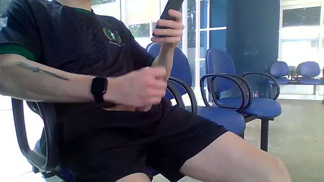 Snapshot of Novinho_pica_rosa chatting on October 24, 1:57 pm Novinho pica rosa online show from October 24, 1:57 pm