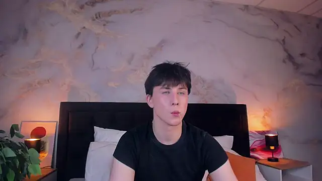 AdrianoAubert online show from November 12, 3:23 am