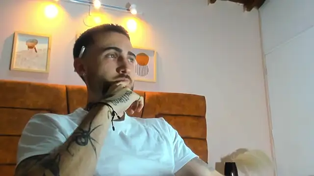 Luke davis01 online show from March 10, 8:01 pm