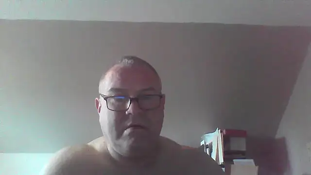 mkestr69 online show from May 1, 8:00 pm