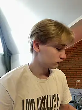 Julian wins online show from March 20, 10:21 am