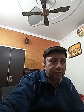 innocentboy1987 online show from November 10, 4:39 am