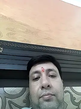 innocentboy1987 online show from September 30, 9:35 am