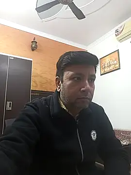 innocentboy1987 online show from December 20, 4:41 am