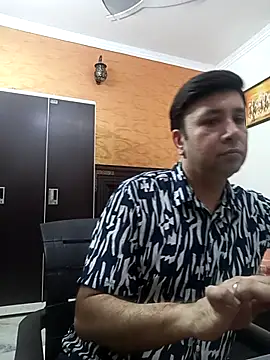 innocentboy1987 online show from March 12, 5:59 am