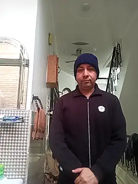 innocentboy1987 online show from February 3, 4:32 am