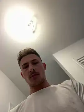 Snapshot of Boddy1301 chatting on September 29, 4:36 pm Boddy1301 online show from September 29, 4:36 pm