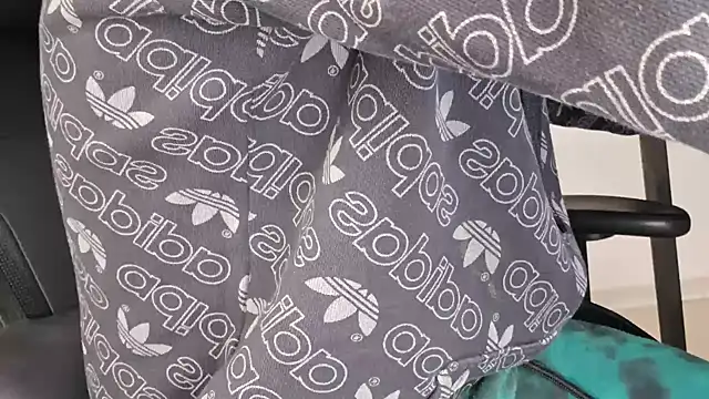 ademandjulia online show from September 29, 4:55 am