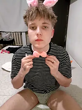 And25bn online show from March 27, 10:11 pm