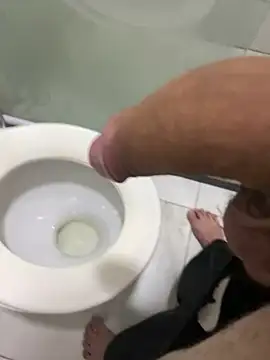 Snapshot of obranquinho21cm chatting on February 22, 10:04 pm obranquinho21cm online show from February 22, 10:04 pm