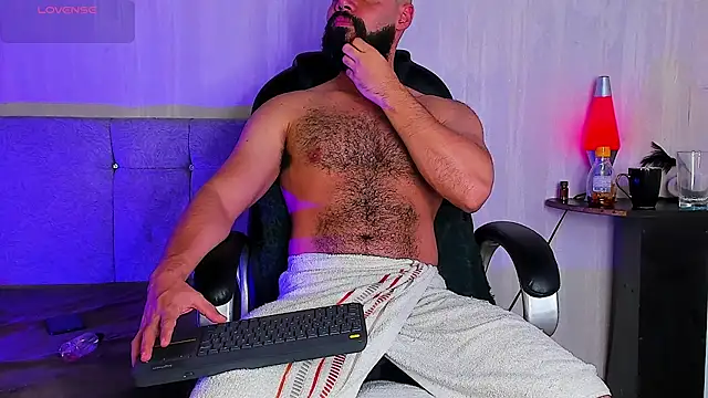 Luke Diaz7 online show from April 8, 2:04 pm