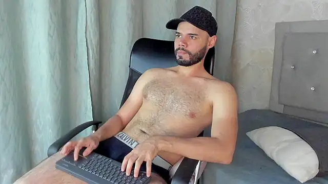 Luke Diaz7 online show from March 18, 7:12 pm