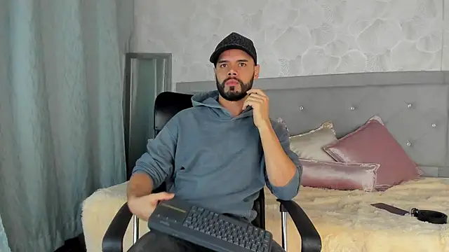 Luke Diaz7 online show from March 4, 12:39 am