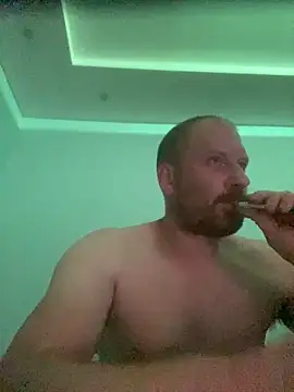 Snapshot of Krzysiekg123 chatting on October 20, 9:51 pm Krzysiekg123 online show from October 20, 9:51 pm