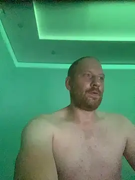 Snapshot of Krzysiekg123 chatting on October 17, 10:14 pm Krzysiekg123 online show from October 17, 10:14 pm