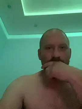 Snapshot of Krzysiekg123 chatting on October 13, 5:08 pm Krzysiekg123 online show from October 13, 5:08 pm