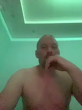 Snapshot of Krzysiekg123 chatting on October 7, 5:06 pm Krzysiekg123 online show from October 7, 5:06 pm