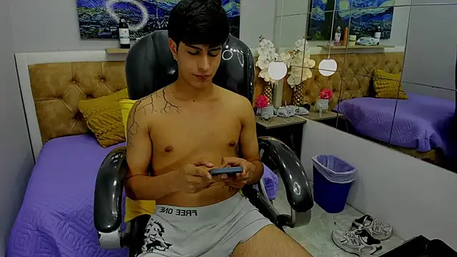 Estiv18  online show from September 15, 3:19 am