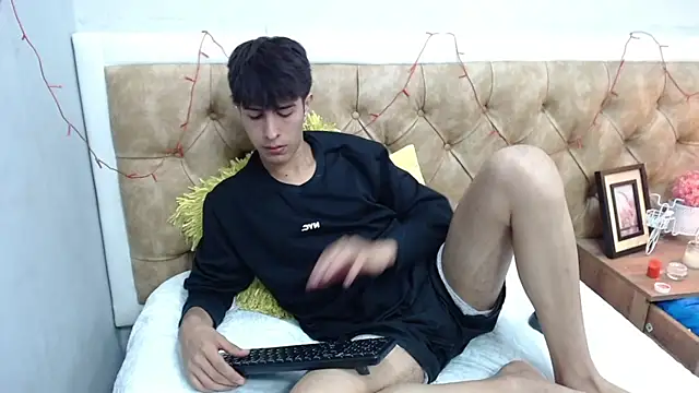 Estiv18  online show from March 15, 4:24 am