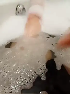 flo000031 online show from March 27, 2:07 pm