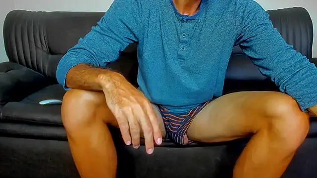 Snapshot of sexyhotmusclesforyou1 chatting on September 19, 1:11 pm sexyhotmusclesforyou1 online show from September 19, 1:11 pm