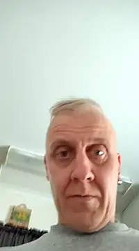 Snapshot of Teemu chatting on February 23, 12:32 pm Teemu online show from February 23, 12:32 pm