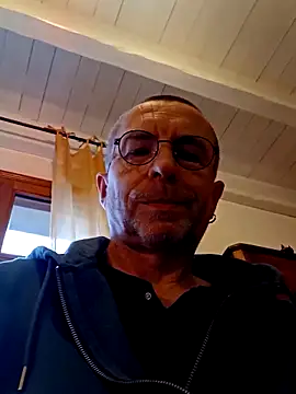 Xavspank2 online show from February 19, 5:09 pm