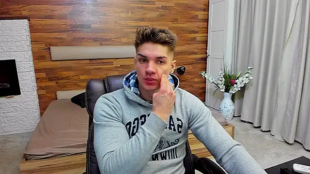 MaxKaiden online show from March 16, 7:01 am