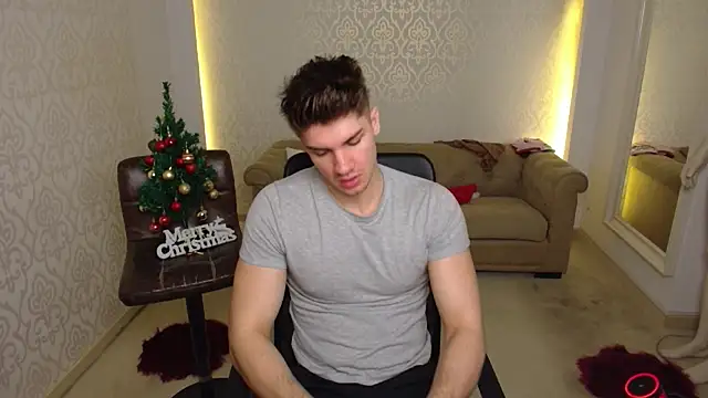 MaxKaiden online show from December 19, 6:10 am